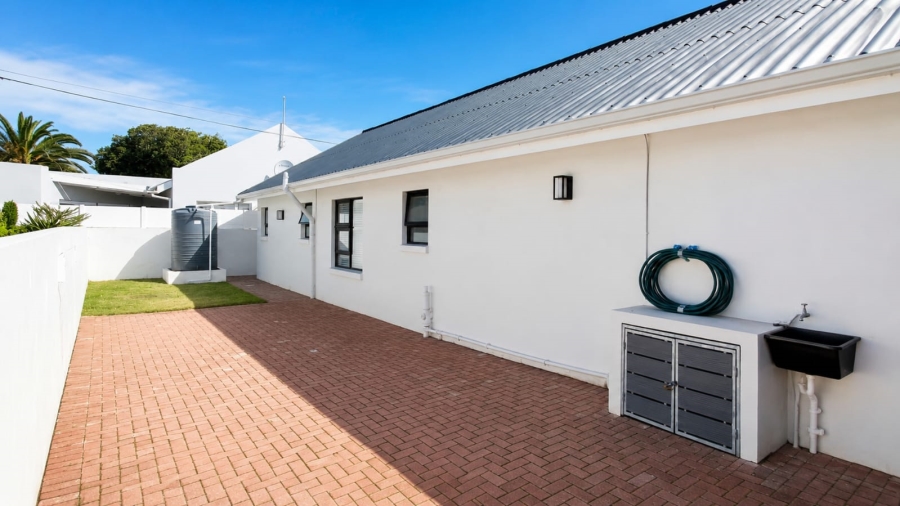 4 Bedroom Property for Sale in Stilbaai Wes Western Cape
